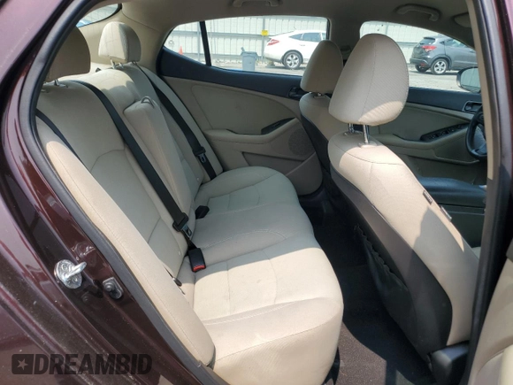 2015 Kia Optima LX z VIN 5XXGM4A77FG489994, wystawiony jako Copart lot #58652275 z przebiegiem 153 264 mil mil oraz Czysty tytuł • Clean title. Historia ofert i sprzedaży dostępna na DreamBid. Obrazek 10.