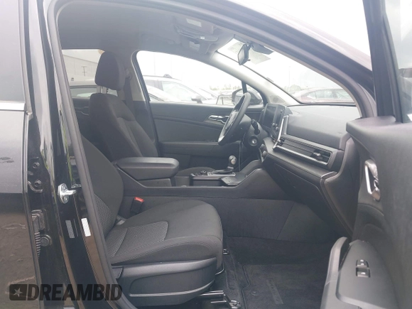 2024 Kia Sportage LX with VIN KNDPU3DFXR7285359, listed as a IAAI auction lot 42158311 with 30,928 mi miles and . Bid and sale history available at DreamBid. Image 5.