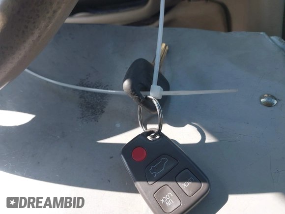 2000 Volvo S70 с VIN YV1LS56D1Y2662615, выставлен на аукционе IAAI как лот 41622599 с пробегом 269 328 миль миль и . История ставок и продаж доступна на DreamBid. Изображение 11.