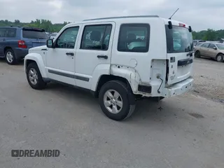 2011 Jeep Liberty Sport Jet z VIN 1J4PN2GK3BW579854, wystawiony jako IAAI lot #42391823 z przebiegiem 180 558 mil mil oraz . Historia ofert i sprzedaży dostępna na DreamBid. Obrazek 3.