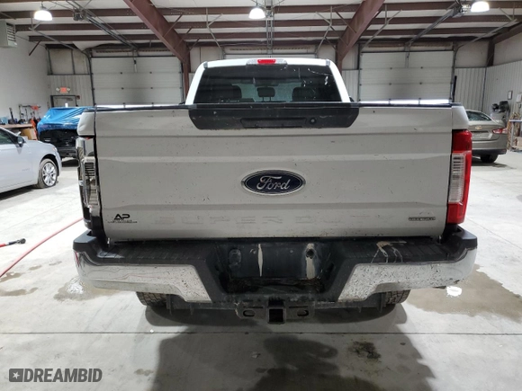 2018 Ford Super Duty F-250 SRW XL with VIN 1FT7X2BT0JEC25505, listed as a Copart auction lot 81552224 with 175,578 mi miles and Salvage Title. Bid and sale history available at carsss.com. Image 6.