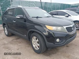 2011 Kia Sorento LX with VIN 5XYKTCA12BG032762, listed as a IAAI auction lot 41501243 with 252,216 mi miles. Bid and sale history available at carsss.com. Image 1.