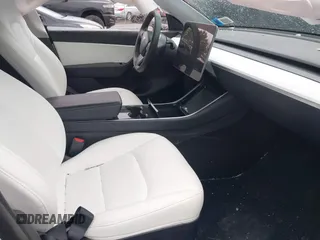 2020 Tesla Model Y Long Range with VIN 5YJYGDEE4LF044843, listed as a IAAI auction lot 41799504 with 40,770 mi miles and . Bid and sale history available at DreamBid. Image 5.