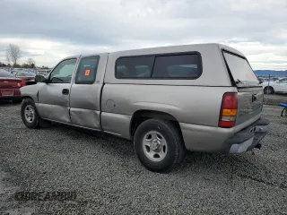 2000 Chevrolet Silverado 1500 LS with VIN 2GCEC19V6Y1189500, listed as a Copart auction lot 85591734 with 236,104 mi miles and Salvage Title. Bid and sale history available at carsss.com. Image 2.