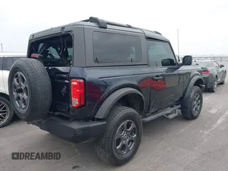 2021 Ford Bronco z VIN 1FMDE5AP1MLA69419, wystawiony jako IAAI lot #42276822 z przebiegiem 29 734 mil mil oraz . Historia ofert i sprzedaży dostępna na DreamBid. Obrazek 4.