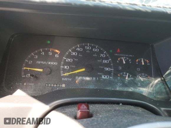 1996 Chevrolet Silverado 1500 with VIN 1GCEC14R3TZ136733, listed as a Copart auction lot 54384725 with 113,939 mi miles and Salvage Title. Bid and sale history available at DreamBid. Image 9.