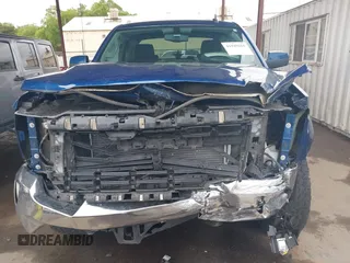 2017 Chevrolet Silverado 1500 LT with VIN 3GCPCREC5HG119019, listed as a IAAI auction lot 41949285 with 104,583 mi miles. Bid and sale history available at carsss.com. Image 6.