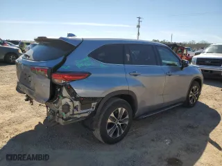 2021 Toyota Highlander XLE with VIN 5TDGZRAH9MS080656, listed as a Copart auction lot 47104595 with 55,616 mi miles and Salvage Title. Bid and sale history available at carsss.com. Image 3.