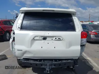 2013 Toyota 4Runner SR5 with VIN JTEZU5JR0D5058328, listed as a IAAI auction lot 41948095 with 195,332 mi miles and . Bid and sale history available at DreamBid. Image 17.
