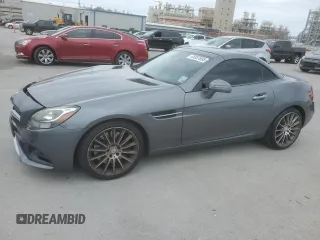 2017 Mercedes-Benz SLC 300 z VIN WDDPK3JA3HF137269, wystawiony jako Copart lot #45907695 z przebiegiem 80 308 mil mil oraz Szkoda całkowita • Salvage title. Historia ofert i sprzedaży dostępna na DreamBid. Obrazek 1.
