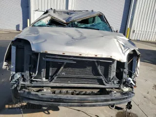 2013 GMC Yukon XL SLT with VIN 1GKS1KE09DR303472, listed as a Copart auction lot 42827325 with Not Provided miles and Salvage Title. Bid and sale history available at DreamBid. Image 5.
