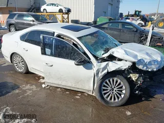 2016 Volkswagen Passat 1.8T SE w/Technology with VIN 1VWBS7A36GC020005, listed as a IAAI auction lot 41640152 with 1 mi miles. Bid and sale history available at carsss.com. Image 1.
