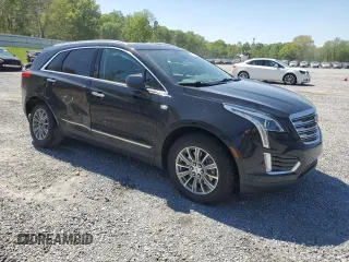 2017 Cadillac XT5 Luxury FWD z VIN 1GYKNBRS3HZ112156, wystawiony jako Copart lot #52462075 z przebiegiem 75 601 mil mil oraz Szkody całkowita. Historia ofert i sprzedaży dostępna na DreamBid. Obrazek 4.