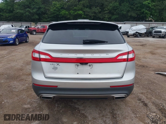 2018 Lincoln MKX Reserve z VIN 2LMPJ6LR1JBL30318, wystawiony jako IAAI lot #42204680 z przebiegiem 94 903 mil mil oraz . Historia ofert i sprzedaży dostępna na DreamBid. Obrazek 16.