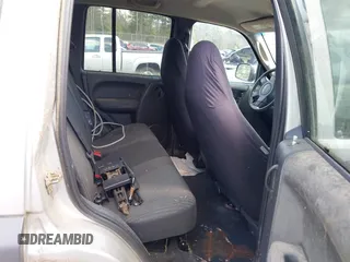 2004 Jeep Liberty Sport with VIN 1J4GL48K64W191486, listed as a IAAI auction lot 42081883 with 179,964 mi miles. Bid and sale history available at carsss.com. Image 8.