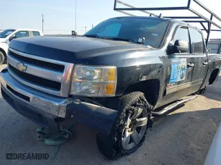 2011 Chevrolet Silverado 1500 LS with VIN 3GCPKREAXBG351026, listed as a IAAI auction lot 41682364 with 137,051 mi miles. Bid and sale history available at carsss.com. Image 20.