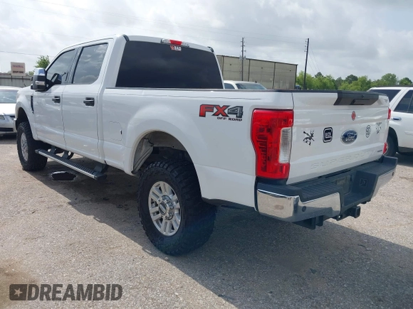 2017 Ford F-250 Lariat z VIN 1FT7W2B68HEC85264, wystawiony jako IAAI lot #42493873 z przebiegiem 185 868 mil mil oraz . Historia ofert i sprzedaży dostępna na DreamBid. Obrazek 3.