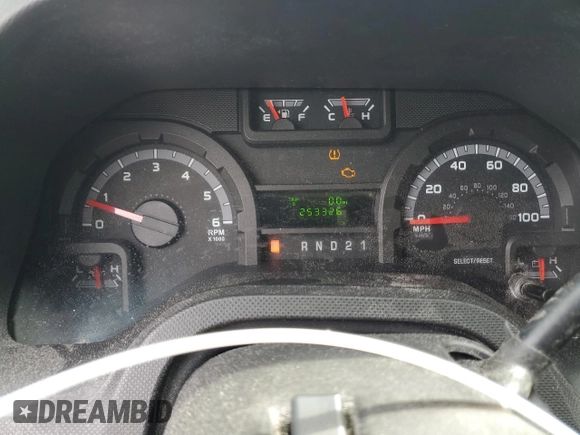 2009 Ford Econoline Cargo Commercial with VIN 1FTNE14W09DA19293, listed as a Copart auction lot 51929495 with 253,326 mi miles and Salvage Title. Bid and sale history available at DreamBid. Image 9.