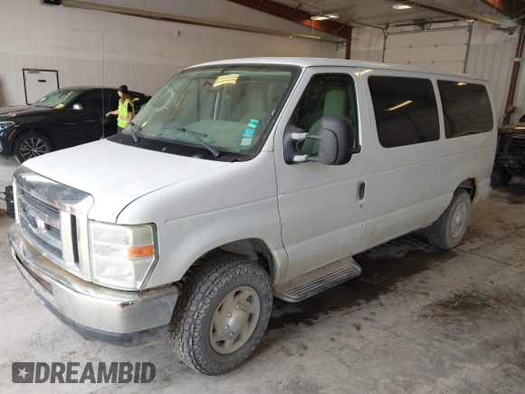 2010 Ford Econoline Passenger XL z VIN 1FBNE3BLXADA34381, wystawiony jako IAAI lot #42360257 z przebiegiem 211 639 mil mil oraz . Historia ofert i sprzedaży dostępna na DreamBid. Obrazek 17.