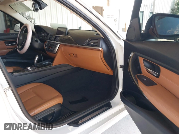 2013 BMW 3 Series 328i с VIN WBA3A5G58DNP19818, выставлен на аукционе IAAI как лот 42315026 с пробегом 133 510 миль миль и . История ставок и продаж доступна на DreamBid. Изображение 5.