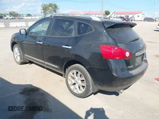 2011 Nissan Rogue S z VIN JN8AS5MV6BW285132, wystawiony jako IAAI lot #40256460 z przebiegiem 164 710 mil mil oraz . Historia ofert i sprzedaży dostępna na DreamBid. Obrazek 3.