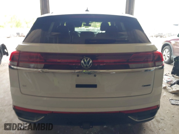 2024 Volkswagen Atlas SE with VIN 1V2KE2CA4RC208435, listed as a IAAI auction lot 42382037 with 38,693 mi miles and . Bid and sale history available at DreamBid. Image 16.