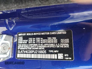 2023 Rolls-Royce Cullinan z VIN SLATV4C00PU216605, wystawiony jako Copart lot #74923524 z przebiegiem 13 428 mil mil oraz Nie do naprawy. Historia ofert i sprzedaży dostępna na DreamBid. Obrazek 14.