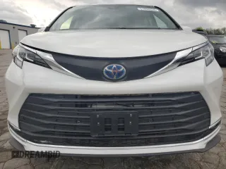 2022 Toyota Sienna XLE z VIN 5TDJRKECXNS075897, wystawiony jako Copart lot #51856935 z przebiegiem 15 805 mil mil oraz Czysty tytuł • Clean title. Historia ofert i sprzedaży dostępna na DreamBid. Obrazek 5.