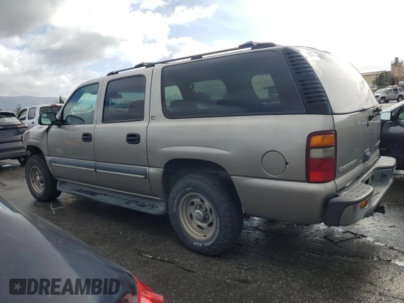 2002 Chevrolet Suburban LS with VIN 1GNEC16T52J182139, listed as a Copart auction lot 45413545 with 447,067 mi miles and Salvage Title. Bid and sale history available at carsss.com. Image 2.