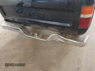1991 Toyota Pickup DLX z VIN JT4RN93P7M5029610, wystawiony jako IAAI lot #42242230 z przebiegiem 166 530 mil mil oraz . Historia ofert i sprzedaży dostępna na DreamBid. Obrazek 15.
