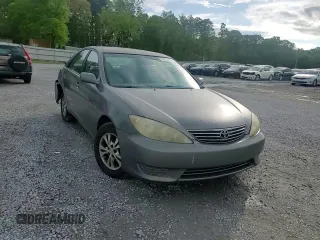 2005 Toyota Camry LE with VIN 4T1BF32K45U599214, listed as a Copart auction lot 52609295 with 304,316 mi miles and Salvage Title. Bid and sale history available at DreamBid. Image 11.