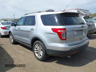 2011 Ford Explorer XLT with VIN 1FMHK7D88BGA64122, listed as a IAAI auction lot 42006804 with 201,067 mi miles and . Bid and sale history available at carsss.com. Image 3.