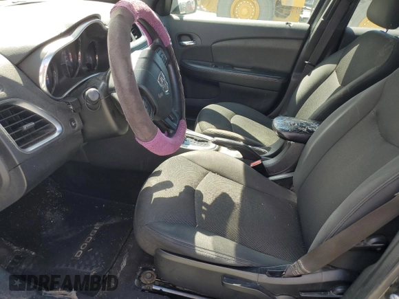 2008 Dodge Avenger SXT z VIN 1B3LC56R98N179808, wystawiony jako Copart lot #57655195 z przebiegiem 175 367 mil mil oraz Szkoda całkowita • Salvage title. Historia ofert i sprzedaży dostępna na DreamBid. Obrazek 7.