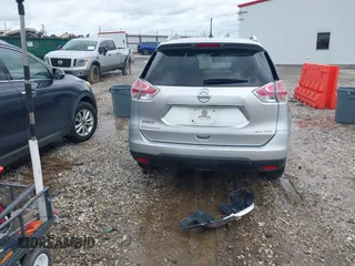 2015 Nissan Rogue SV z VIN KNMAT2MV9FP540198, wystawiony jako IAAI lot #42169106 z przebiegiem 153 444 mil mil oraz . Historia ofert i sprzedaży dostępna na DreamBid. Obrazek 16.