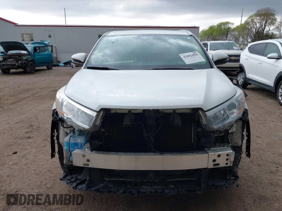2016 Toyota Highlander XLE z VIN 5TDJKRFH3GS260044, wystawiony jako IAAI lot #42085828 z przebiegiem 74 187 mil mil oraz . Historia ofert i sprzedaży dostępna na DreamBid. Obrazek 13.