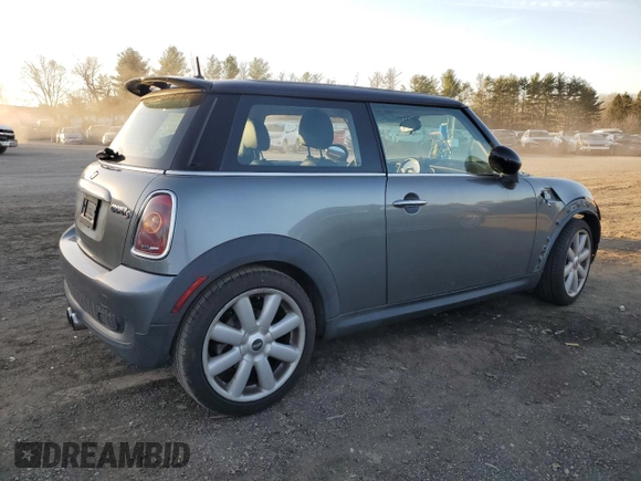 2007 MINI Hardtop S with VIN WMWMF73567TT83724, listed as a Copart auction lot 55041895 with Not provided miles and Non repairable. Bid and sale history available at DreamBid. Image 3.