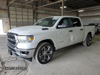2023 Ram 1500 Big Horn z VIN 1C6RRFFG2PN518748, wystawiony jako Copart lot #60999275 z przebiegiem 90 493 mil mil oraz Czysty tytuł • Clean title. Historia ofert i sprzedaży dostępna na DreamBid. Obrazek 1.