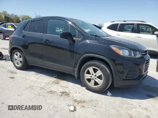 2020 Chevrolet Trax LS with VIN KL7CJKSB2LB318230, listed as a Copart auction lot 52428205 with 140,331 mi miles and Clean Title. Bid and sale history available at carsss.com. Image 4.