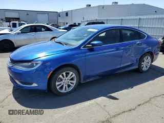 2015 Chrysler 200 Limited z VIN 1C3CCCAB6FN698524, wystawiony jako Copart lot #55353685 z przebiegiem 151 230 mil mil oraz Szkody całkowita. Historia ofert i sprzedaży dostępna na DreamBid. Obrazek 1.
