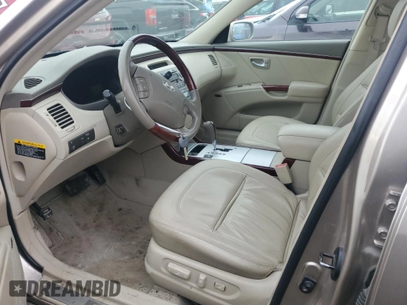 2006 Hyundai Azera SE with VIN KMHFC46F96A061818, listed as a Copart auction lot 44084205 with 83,779 mi miles and Salvage title. Bid and sale history available at DreamBid. Image 7.