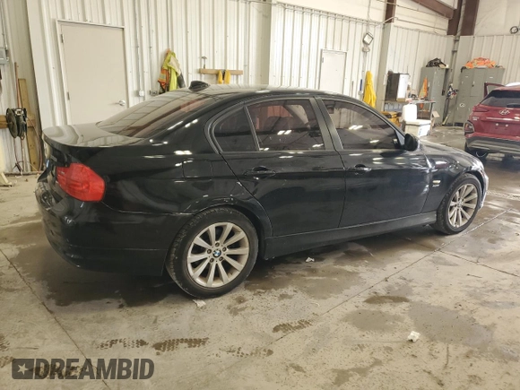 2011 BMW 3 Series 328i xDrive z VIN WBAPK7C59BF087113, wystawiony jako Copart lot #59184715 z przebiegiem Nie podano mil oraz Czysty tytuł • Clean title. Historia ofert i sprzedaży dostępna na DreamBid. Obrazek 3.