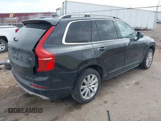 2016 Volvo XC90 T6 Momentum z VIN YV4A22PK5G1077742, wystawiony jako IAAI lot #41903914 z przebiegiem 122 843 mil mil oraz . Historia ofert i sprzedaży dostępna na DreamBid. Obrazek 4.