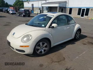 2006 Volkswagen Beetle with VIN 3VWRG31C46M423874, listed as a Copart auction lot 60527325 with 101,513 mi miles and Salvage title. Bid and sale history available at DreamBid. Image 1.