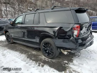 2022 Chevrolet Suburban RST with VIN 1GNSKEKL2NR344348, listed as a Copart auction lot 44894285 with 30,928 mi miles and Salvage Title. Bid and sale history available at carsss.com. Image 2.