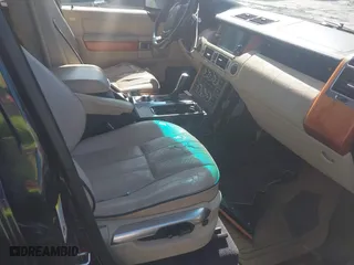 2007 Land Rover Range Rover HSE with VIN SALMF15417A239717, listed as a IAAI auction lot 41998591 with 193,378 mi miles. Bid and sale history available at carsss.com. Image 5.