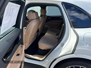 2022 Porsche Cayenne E-Hybrid with VIN WP1AE2AYXNDA26XXX, listed as a Copart auction lot 48625895 with 19,066 mi miles and Clean title. Bid and sale history available at DreamBid. Image 6.