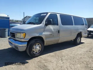 2003 Ford Econoline Passenger XL z VIN 1FBSS31L73HB31529, wystawiony jako Copart lot #49706205 z przebiegiem 300 988 mil mil oraz Szkoda całkowita • Salvage title. Historia ofert i sprzedaży dostępna na DreamBid. Obrazek 1.