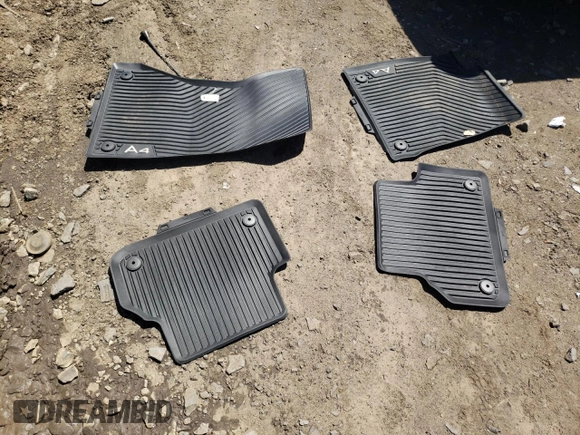 2020 Audi A4 Premium z VIN WAUDNAF4XLA071284, wystawiony jako Copart lot #57919234 z przebiegiem 60 947 mil mil oraz Szkoda całkowita • Salvage title. Historia ofert i sprzedaży dostępna na DreamBid. Obrazek 14.