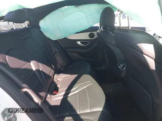 2019 Mercedes-Benz C 300 z VIN 55SWF8DB0KU318691, wystawiony jako IAAI lot #41751526 z przebiegiem 63 608 mil mil oraz . Historia ofert i sprzedaży dostępna na DreamBid. Obrazek 8.