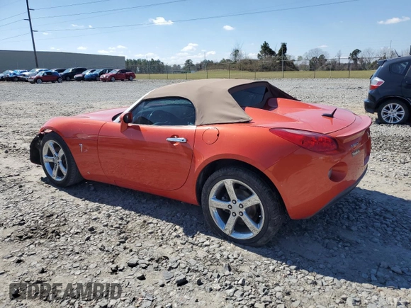2008 Pontiac Solstice z VIN 1G2MC35BX8Y116246, wystawiony jako Copart lot #46834035 z przebiegiem 70 608 mil mil oraz Szkody całkowita. Historia ofert i sprzedaży dostępna na DreamBid. Obrazek 2.